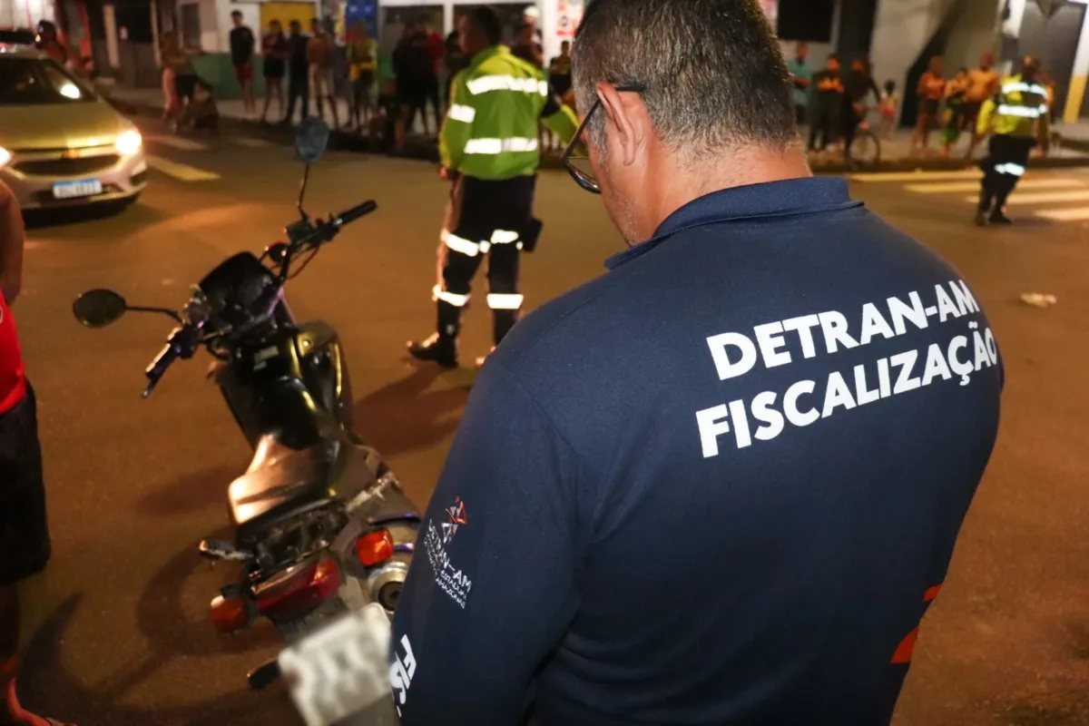 Fiscalização autua mais de 250 motociclistas por infrações de trânsito em Manaus