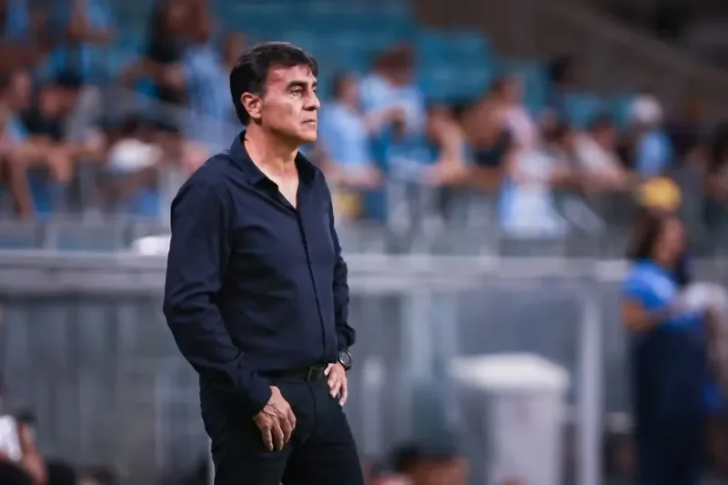 Após goleada para o Mirassol, Grêmio demite Gustavo Quinteros