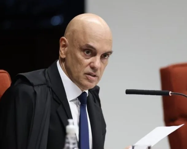 Moraes acredita que Bolsonaro pode ser absolvido, mas vai seguir inelegível