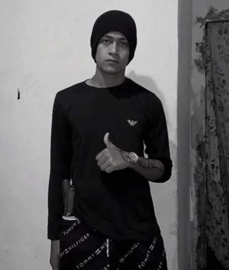 Adolescente foi morto com 12 tiros após postar foto com arma de brinquedo em Manaus