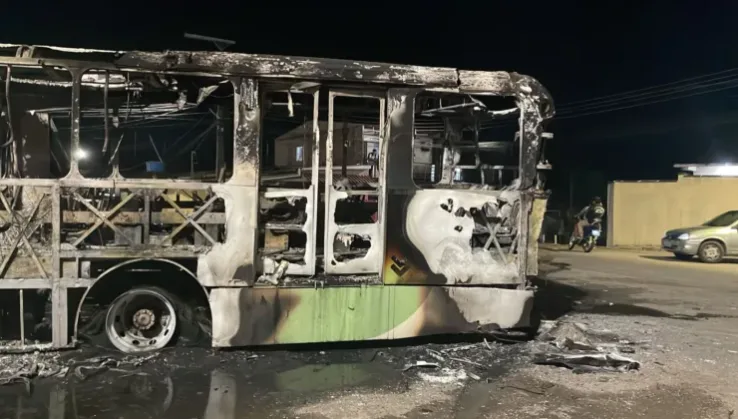 Três suspeitos de incendiar ônibus durante protesto têm prisão decretada em Manaus