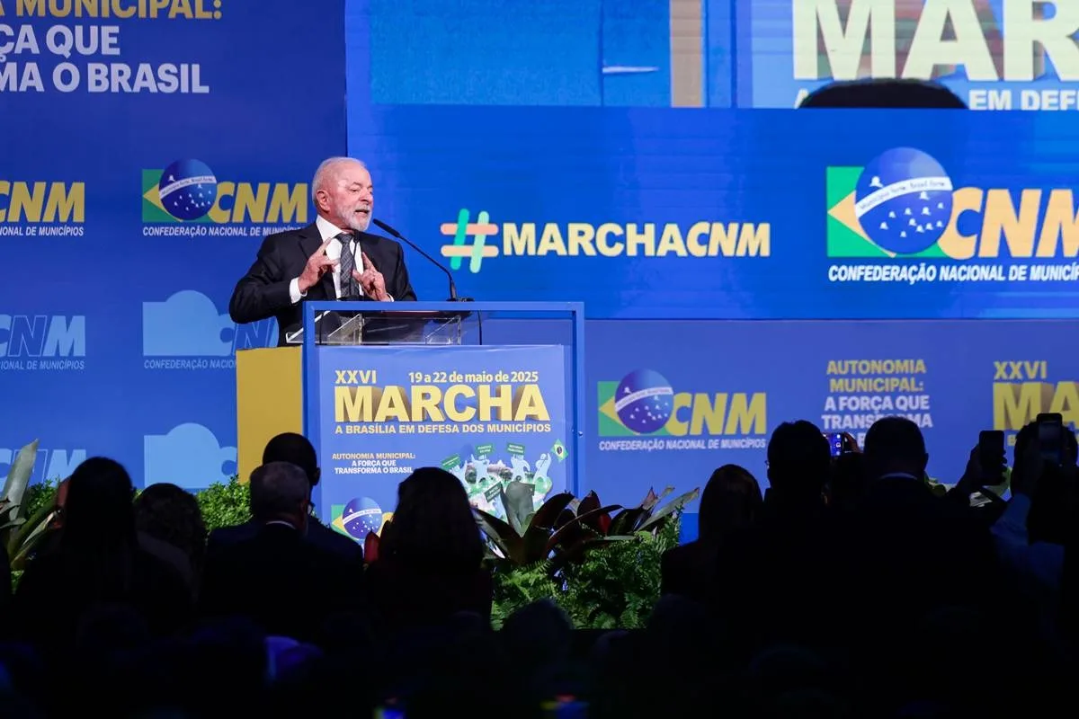 Lula é vaiado durante Marcha dos Prefeitos em Brasília; veja vídeo