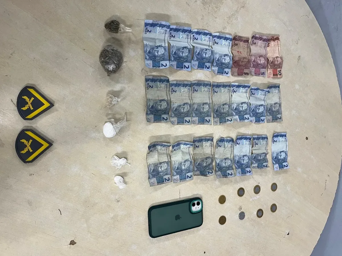 Seis pessoas são presas e um adolescente é apreendido suspeitos de tráfico de drogas em Manaus