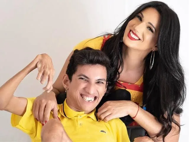 Vereadora Thabatta Pimenta e seu filho