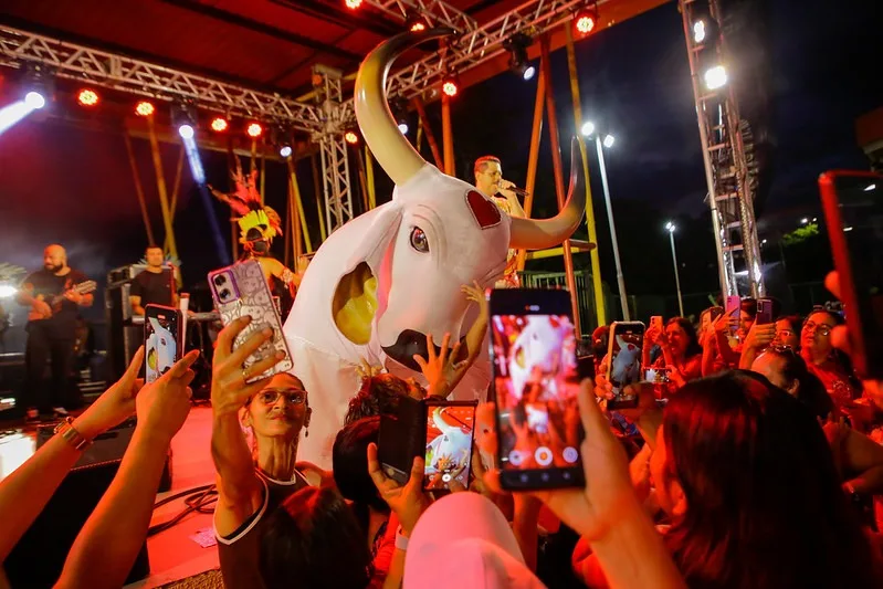 ‘Festa do Trabalhador’ atrai mais de 11 mil pessoas na orla da Ponta Negra