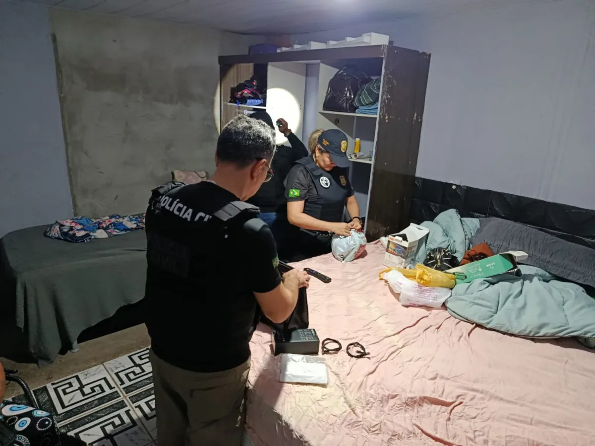 Adolescente de 17 anos é apreendido com vídeos de pornografia infantil em Manaus