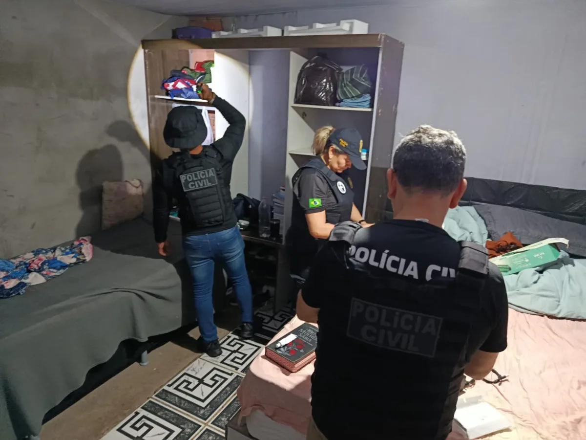 Adolescente de 17 anos é apreendido com vídeos de pornografia infantil em Manaus