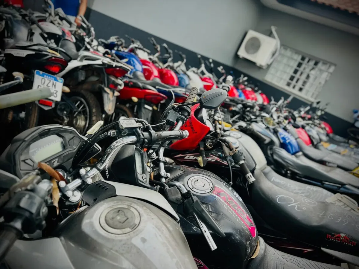 Polícia recupera e devolve 60 motos roubadas a donos em Manaus