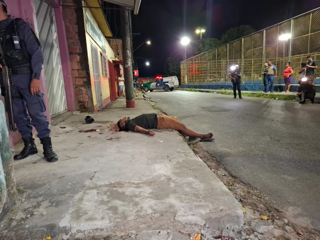Pistoleiros executam homem com tiros na cabeça em Manaus