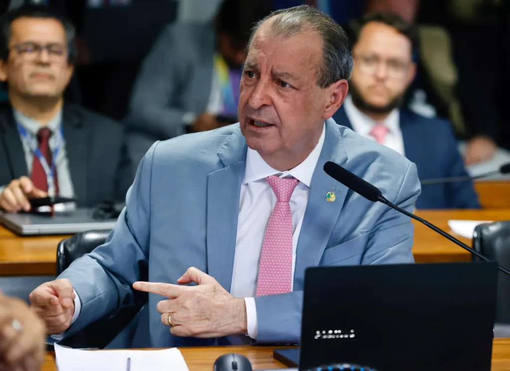 Omar Aziz no Senado - (Foto: Ariel Costa).