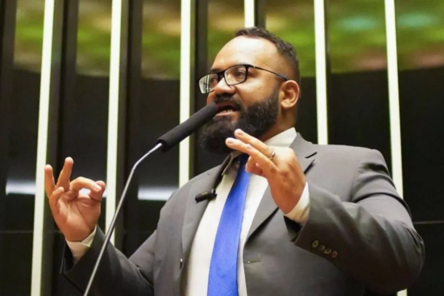 deputado estadual Leandro de Jesus