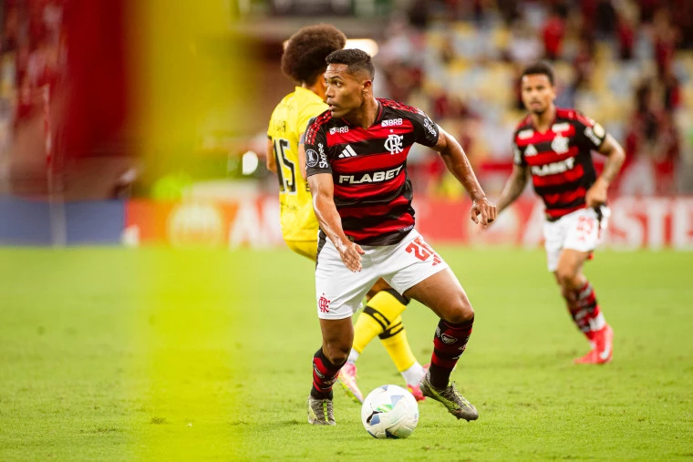Flamengo vence o Deportivo Táchira e avança na Libertadores