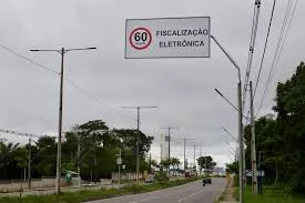 Radares e fiscalização eletrônica em Manaus.