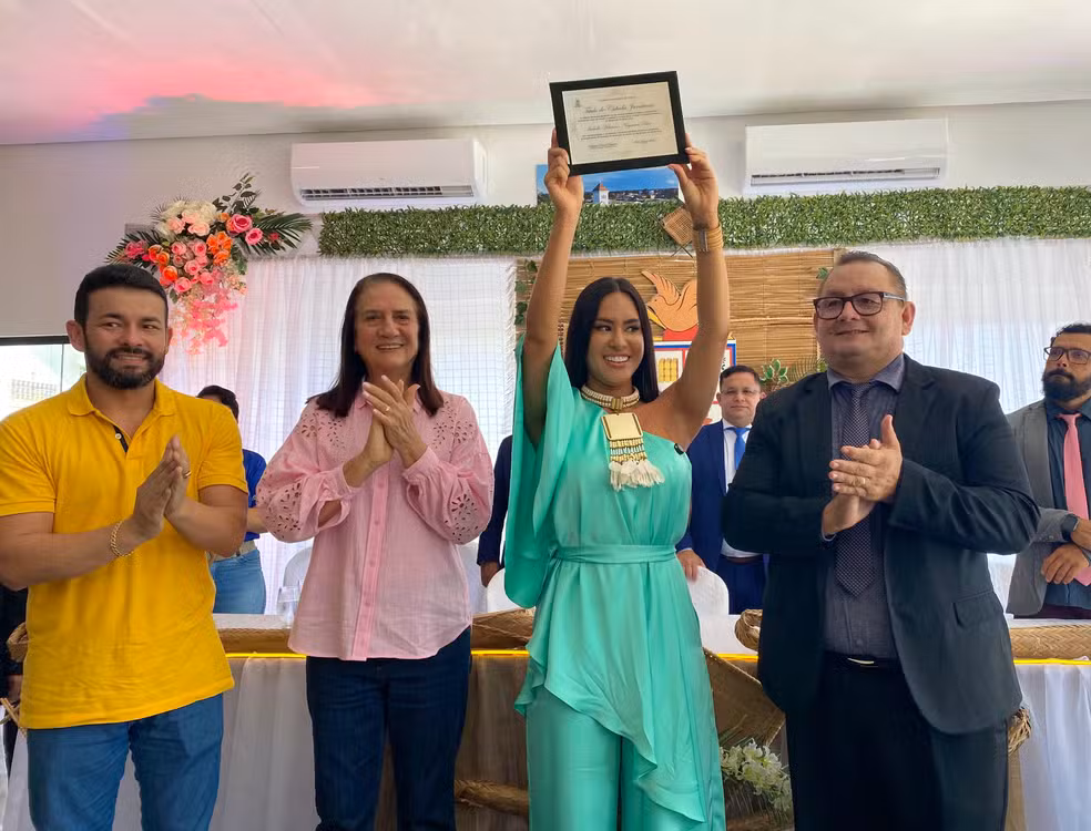 Juruti homenageia Isabelle Nogueira com título de cidadania por exaltar cultura amazônica