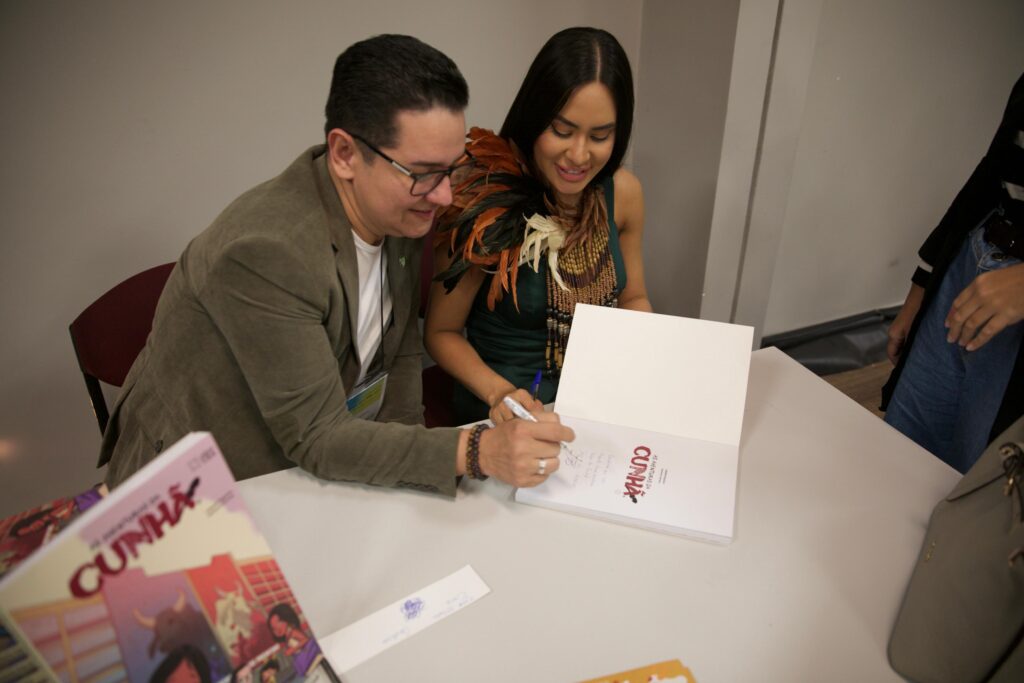 'As aventuras da Cunhã': livro infantil de Isabelle Nogueira esgota em menos de 1h na Bienal do Rio
