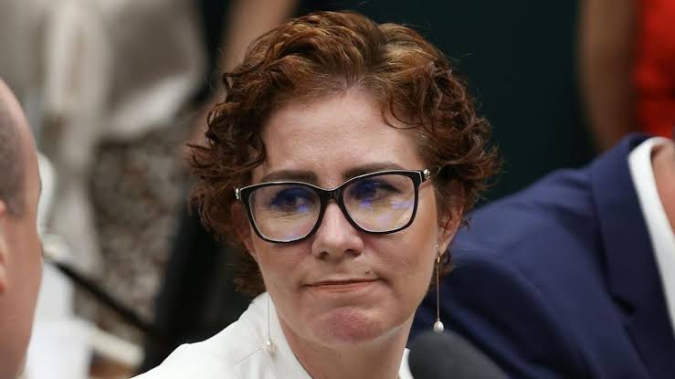 Carla Zambelli se emociona com apoio em ato na Paulista: “Muito bom ver que o povo não me esqueceu”