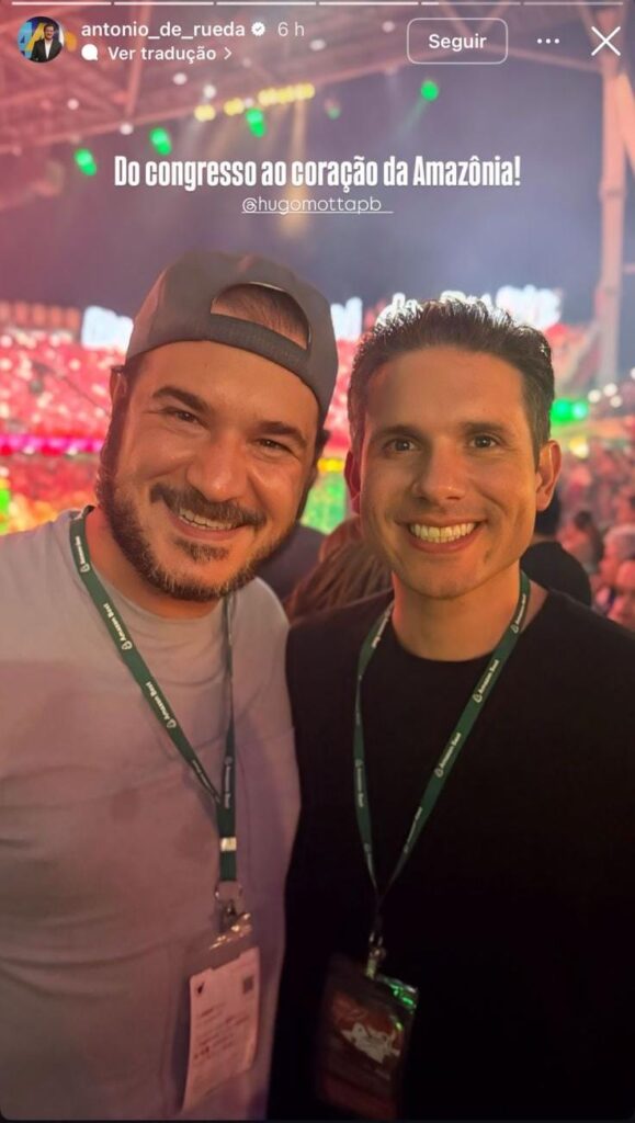 Hugo Motta e Alcolumbre curtem Festival de Parintins ao lado do presidente do União Brasil