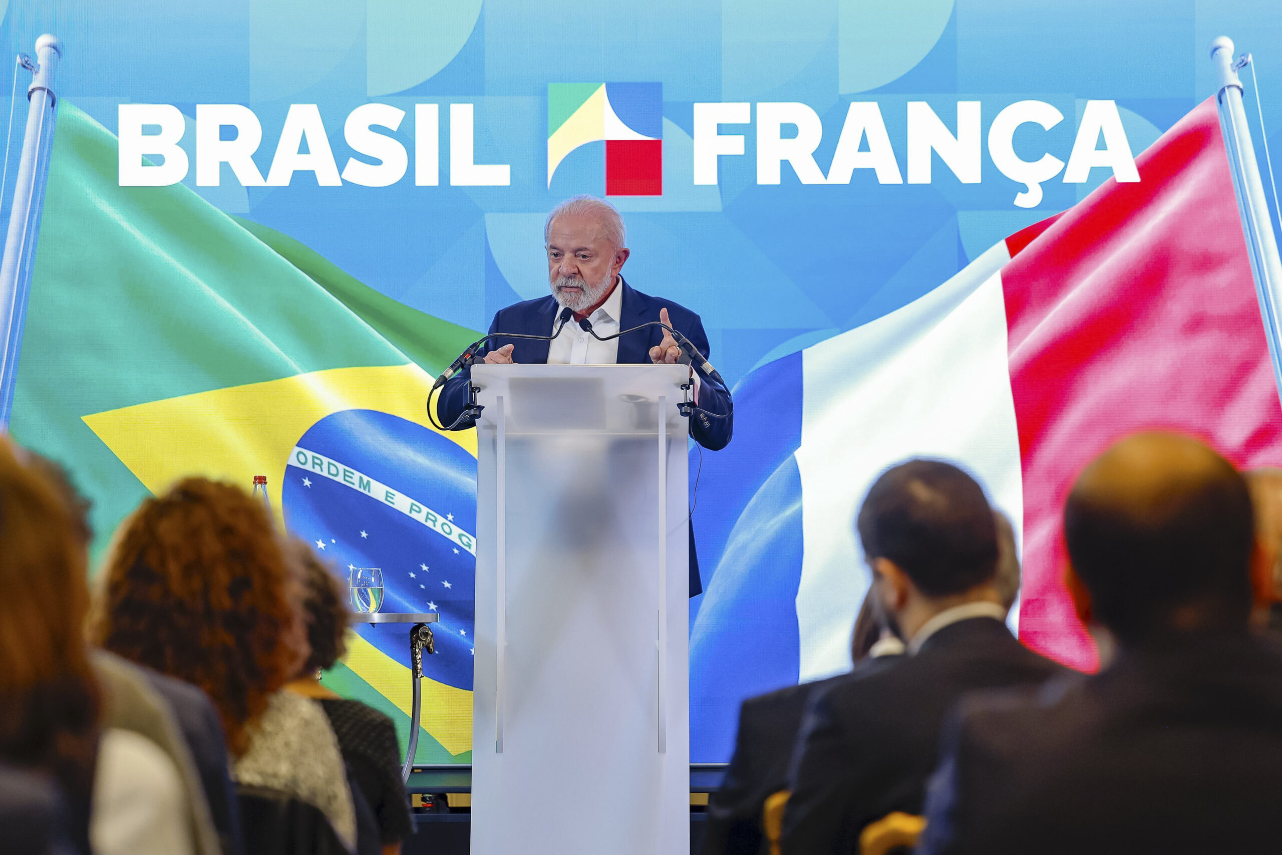 Lula durante seu discurso em Paris