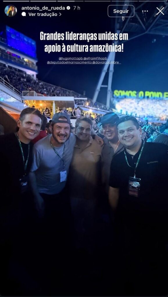 Hugo Motta e Alcolumbre curtem Festival de Parintins ao lado do presidente do União Brasil